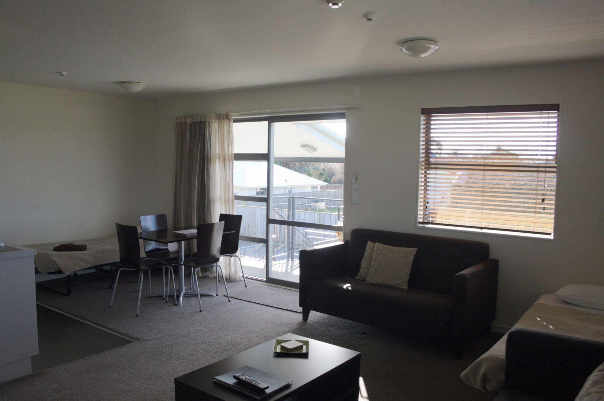 Pegasus Gateway Motels & Apartments Rangiora Extérieur photo