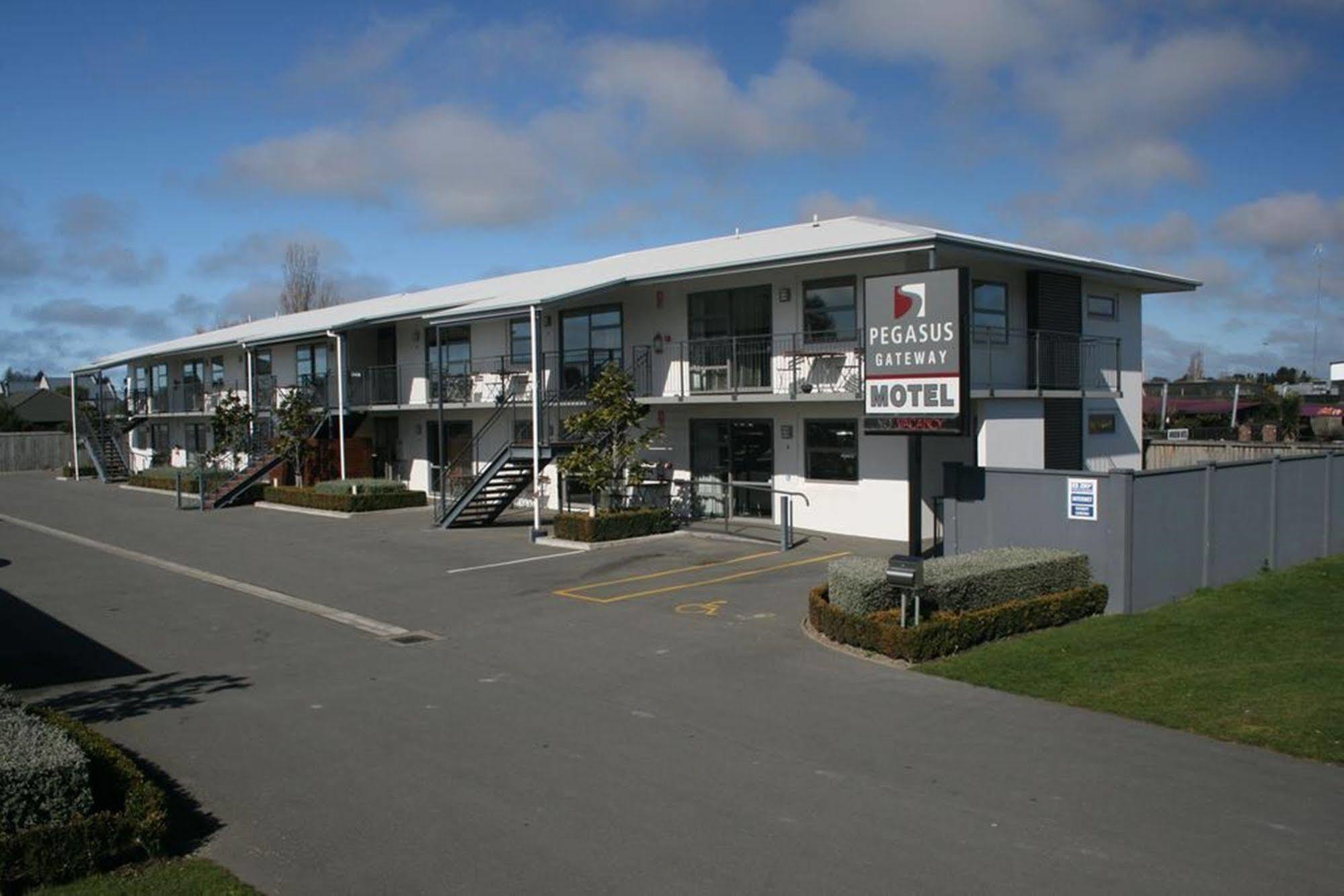 Pegasus Gateway Motels & Apartments Rangiora Extérieur photo